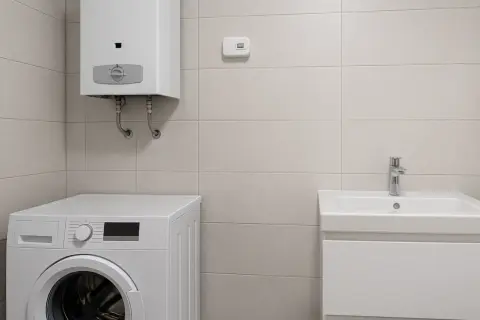 Gdzie zamontować czujnik czadu w małej łazience, aby zapewnić bezpieczeństwo?