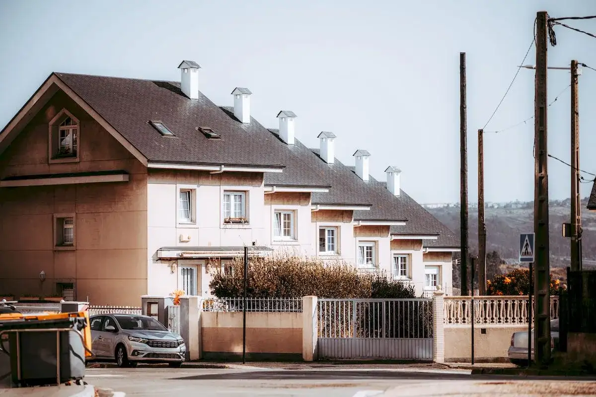 Dom szeregowy - co sprawdzić przed budową i zakupem